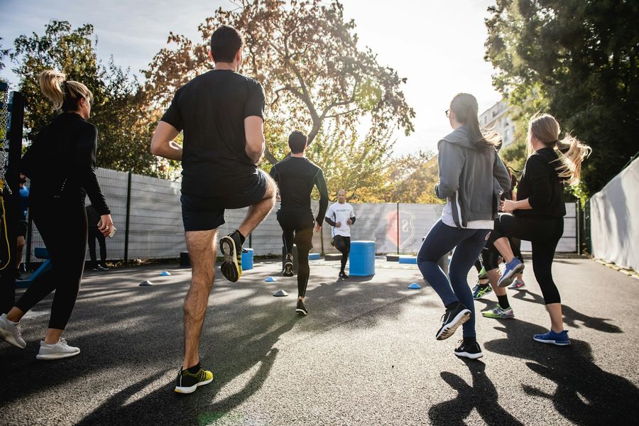 Sportivi la antrenament de recuperare
